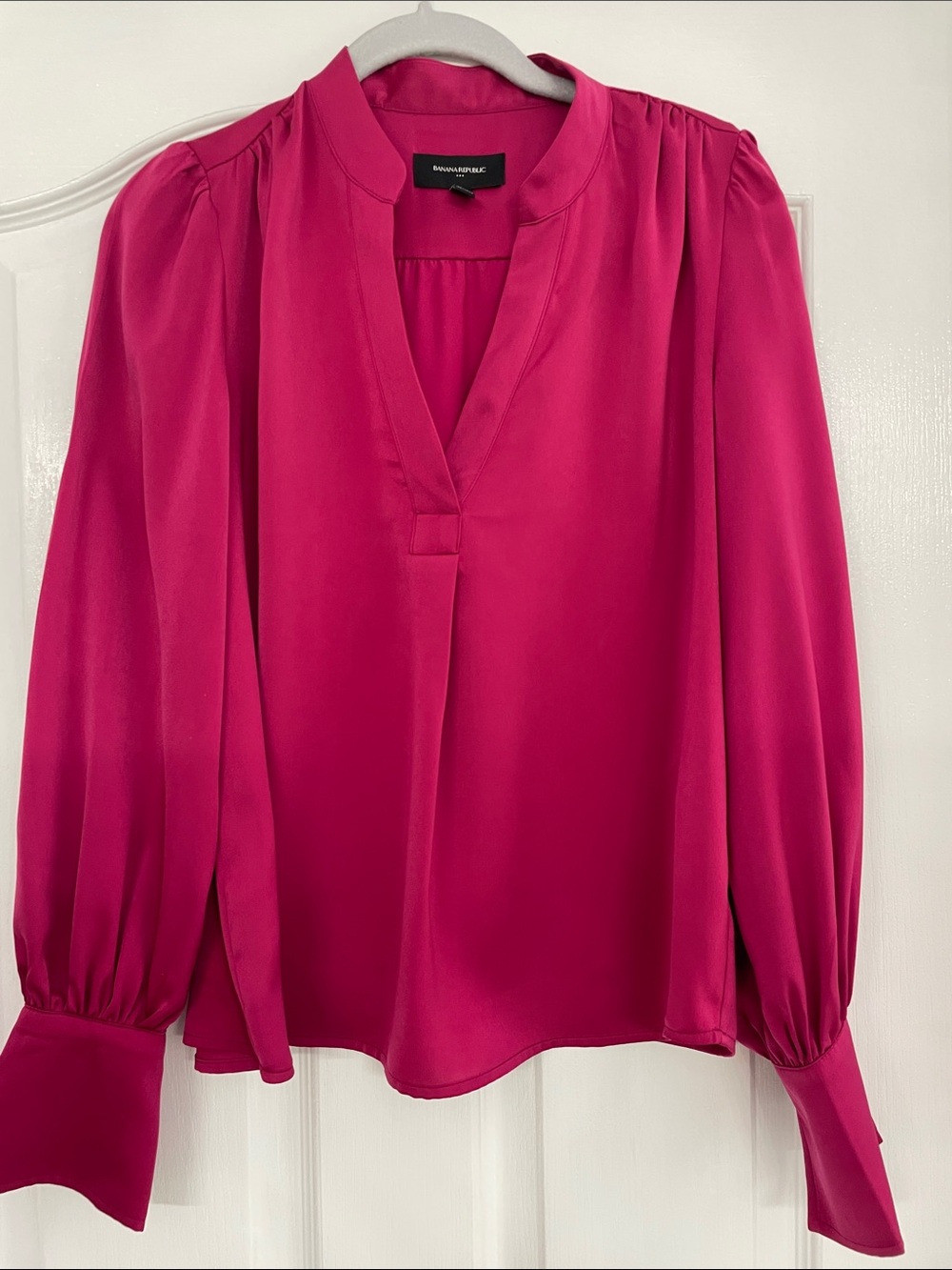 Banana Republic Fuchsia Split V-Neck Balloon Sleeve Blouse